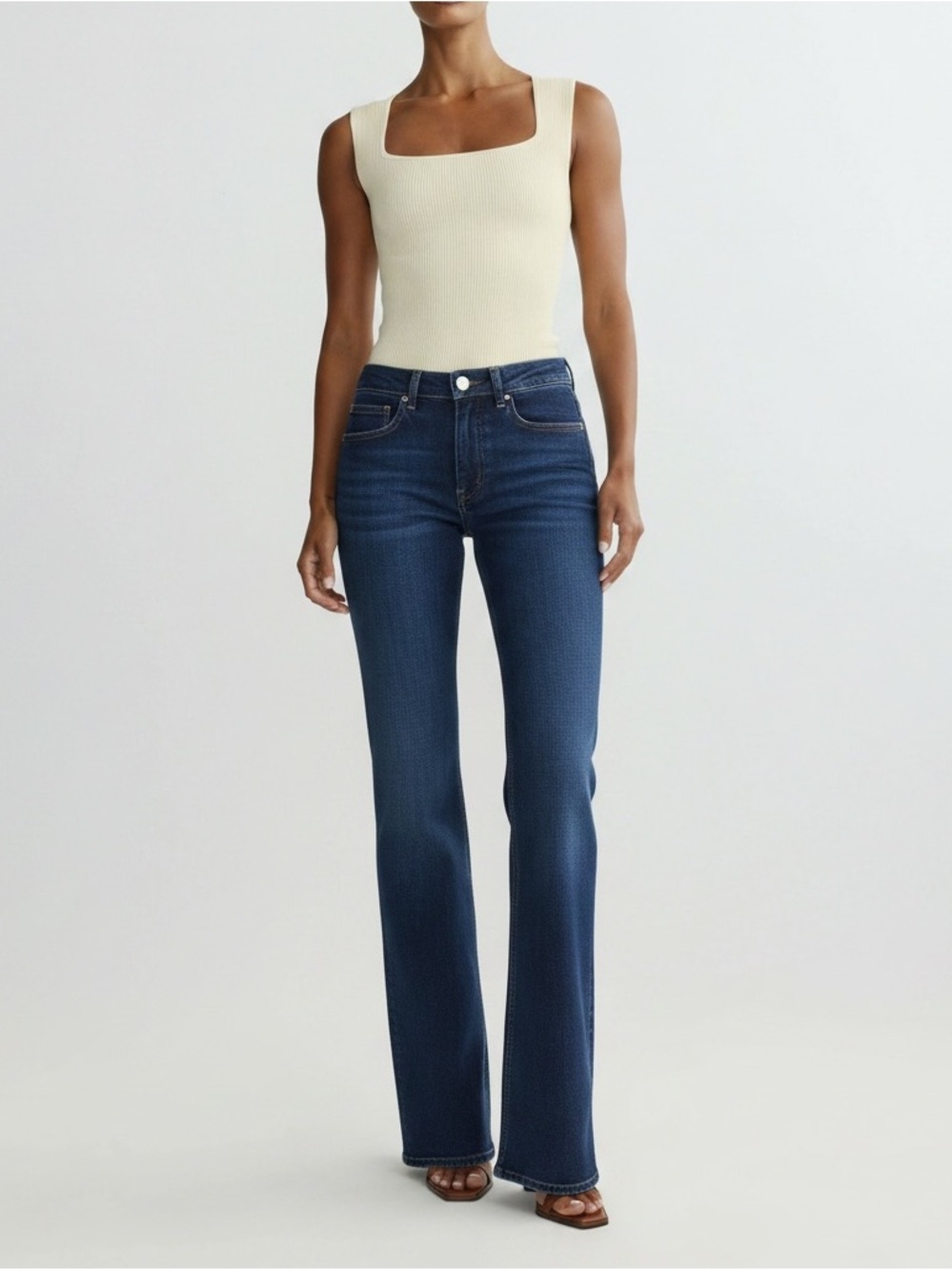 DL1961 Bella slim mid rise indigo split hem boot cut blue jean 26 staple denim